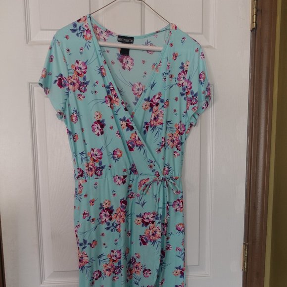 Kristin Nicole Light Blue FLOWER DRESS Size MEDIUM - Picture 1 of 9
